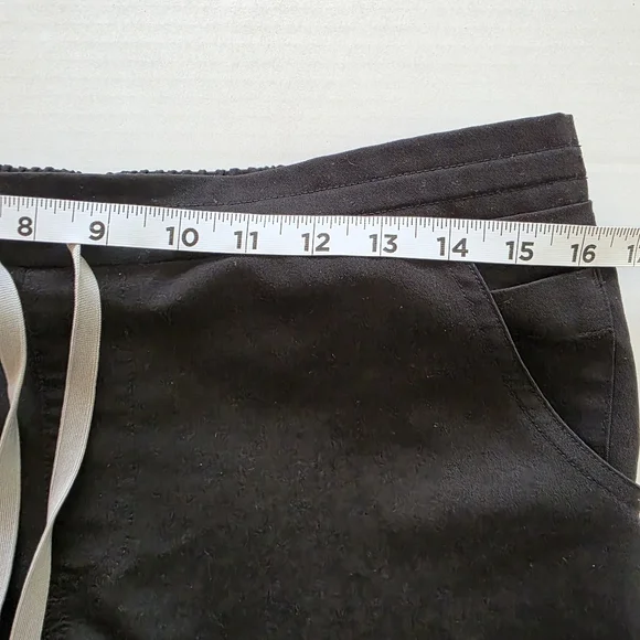 FIGS Yola High Waisted Skinny Tapered Leg Scrub Pants M Black  Tailored Nursing - Picture 13 of 16